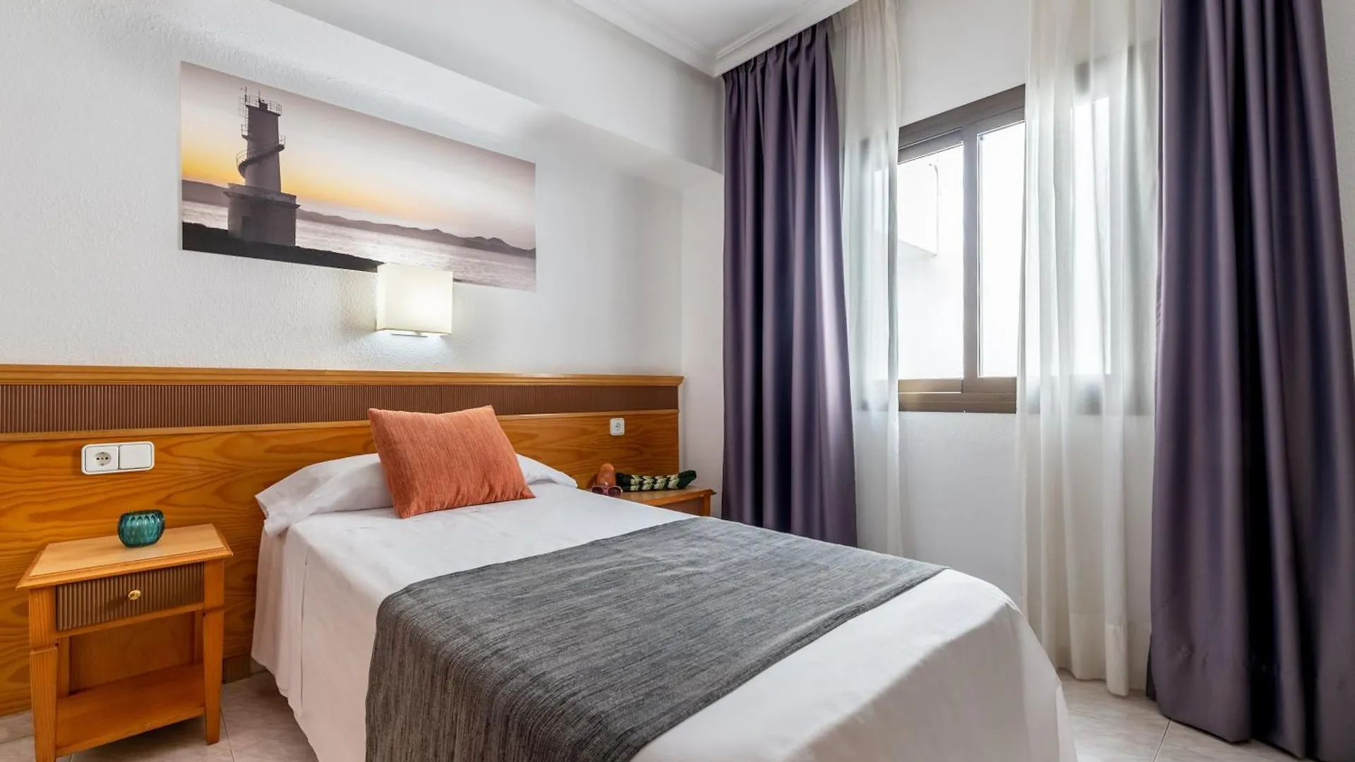 Hotel Vibra Mare Nostrum Platja d'en Bossa 3*,